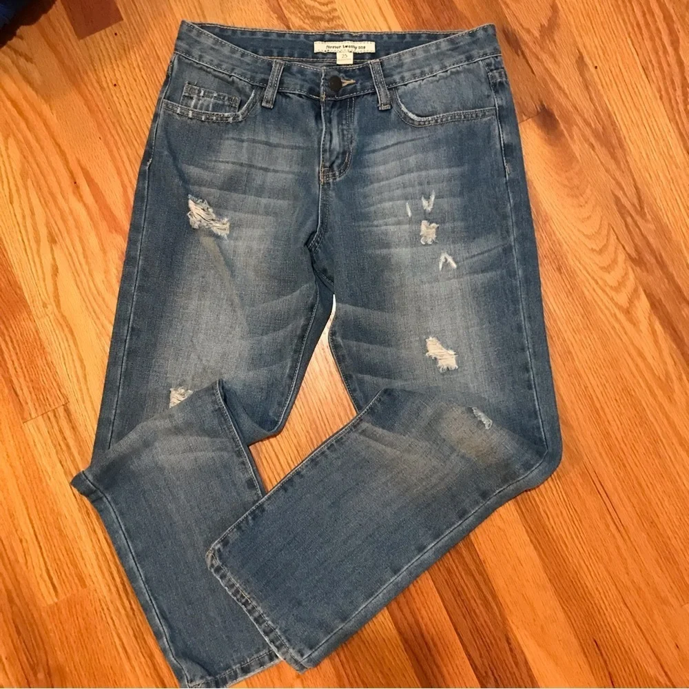 ▪️forever twenty one Distressed Jeans - Picture 1 of 8